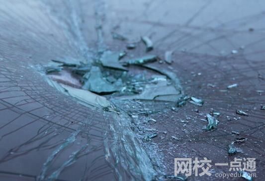 宝马追尾奥迪致伤亡 知情人发声 悲剧原因实惨不忍睹