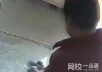 男子寺庙盗香油钱事后拜佛求保佑